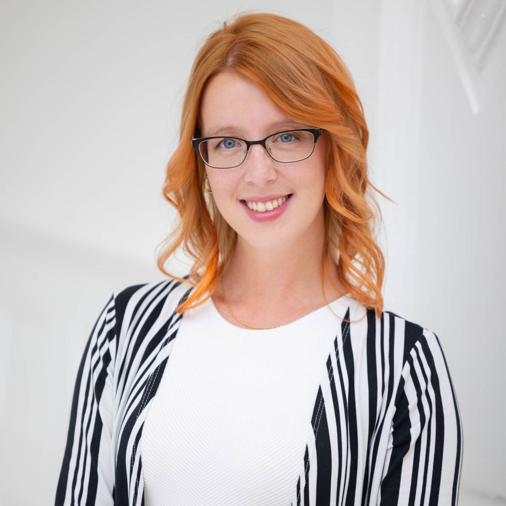 Caroline-travailleuse-sociale-clinique-matrescence Caroline, travailleuse sociale en santé mentale axée sur la parentalité et périnatale, offre des services en ligne et en présentiel pour la région de Québec pour la Clinique Matrescence