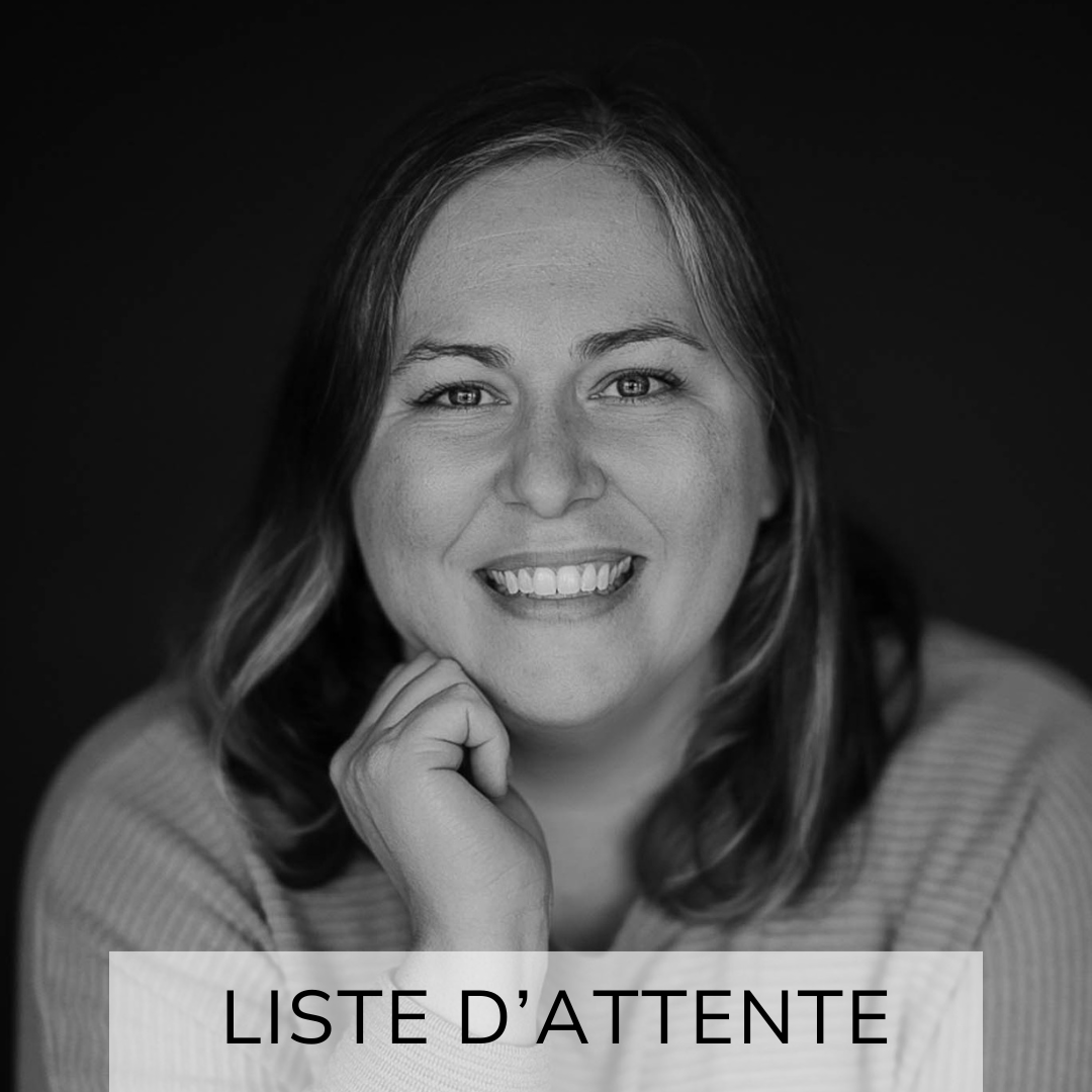 Audrey, ergothérapeute en santé mentale axée sur la parentalité et périnatale, offre des services en ligne et en présentiel pour la région Saguenay-Lac-St-Jean pour la Clinique Matrescence